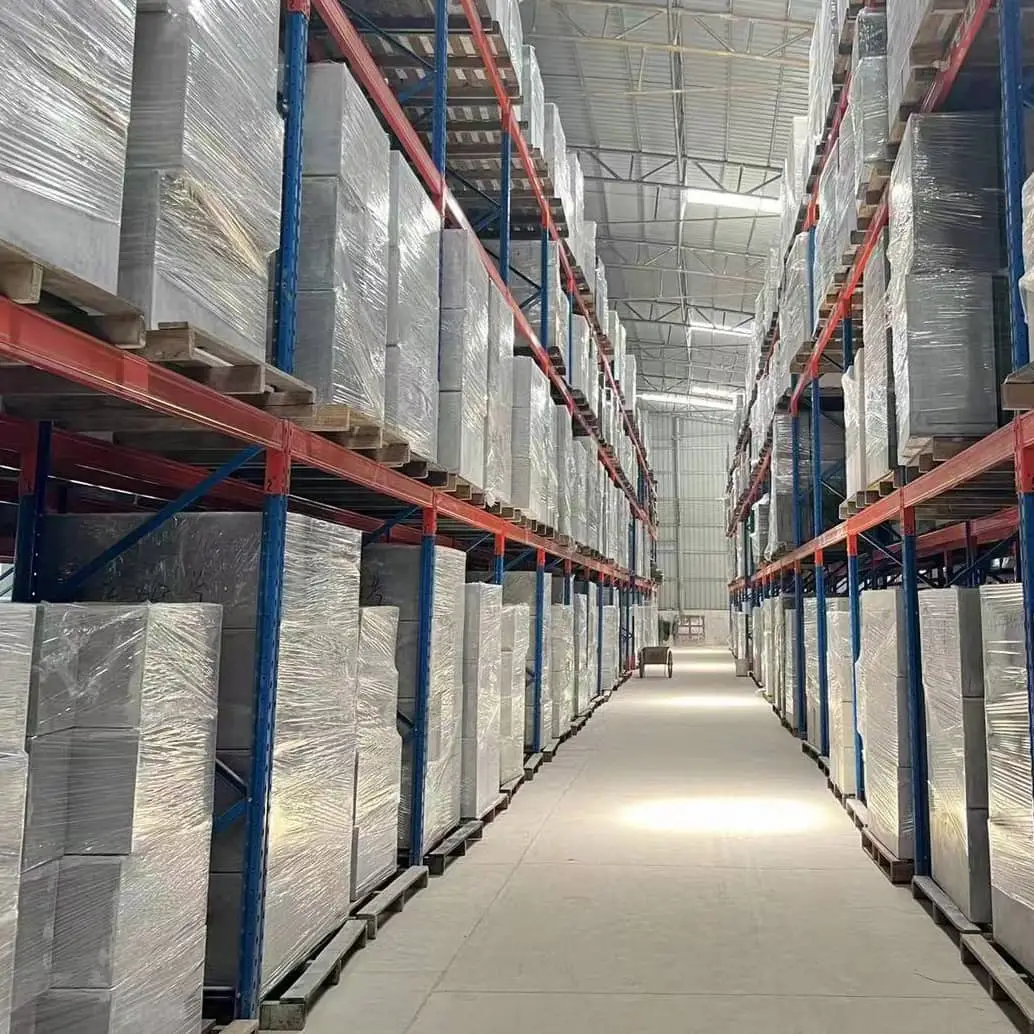 ronglin company is a China manufacturer of wholesale flower pots and planters